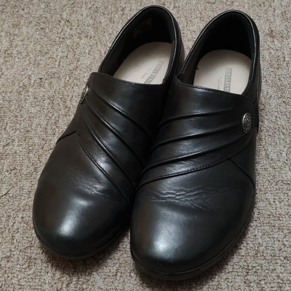 Great condition Clarks loafers